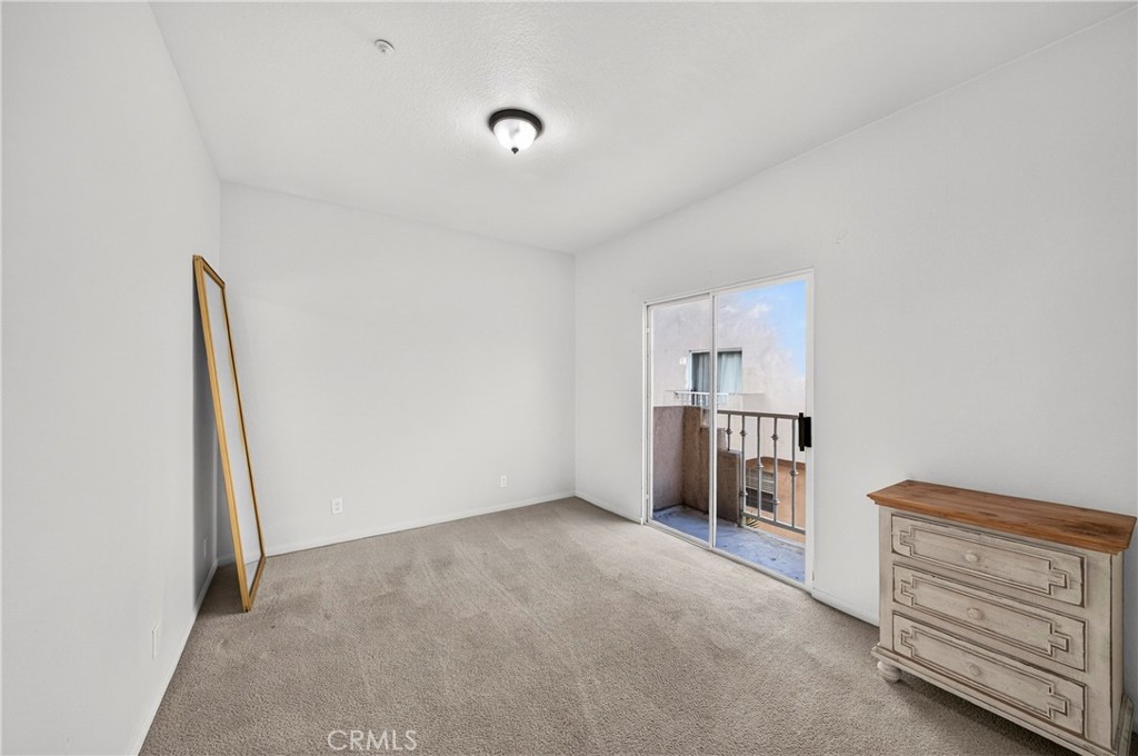 321 W. Queen St. Unit 8 Property Photo 22