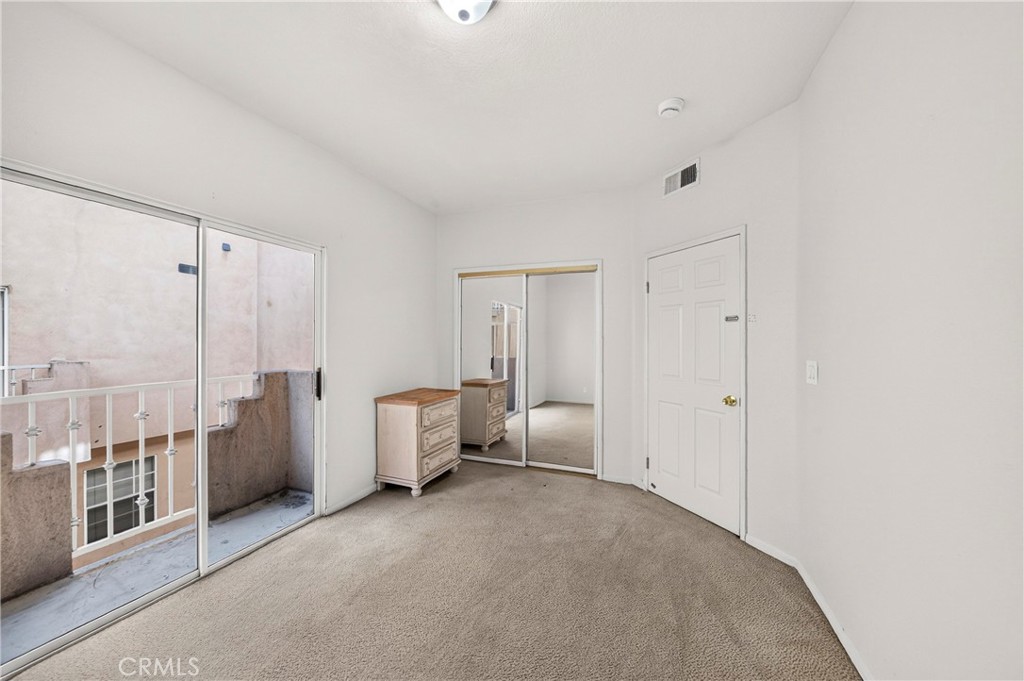 321 W. Queen St. Unit 8 Property Photo 24