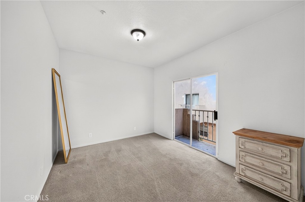 321 W. Queen St. Unit 8 Property Photo 26