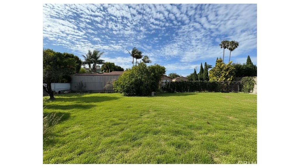 1633 Artesia Property Photo 2