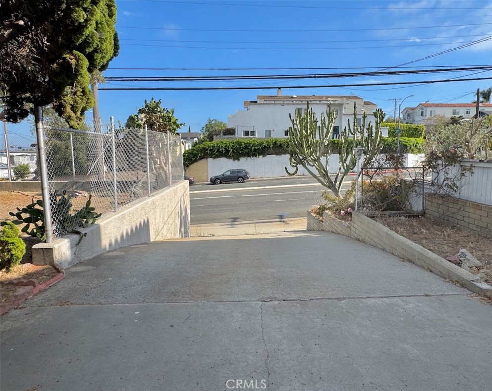 1633 Artesia Property Photo 11
