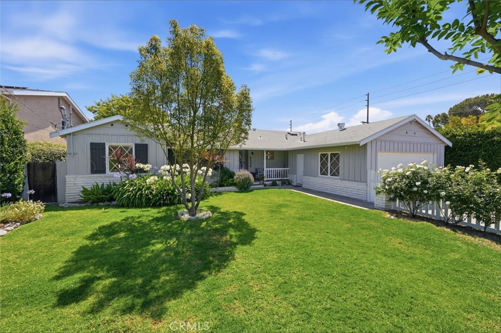 6530 Gaviota Avenue Property Photo 2