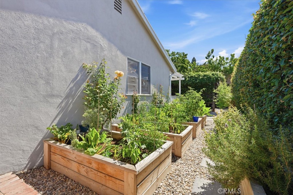 6530 Gaviota Avenue Property Photo 13