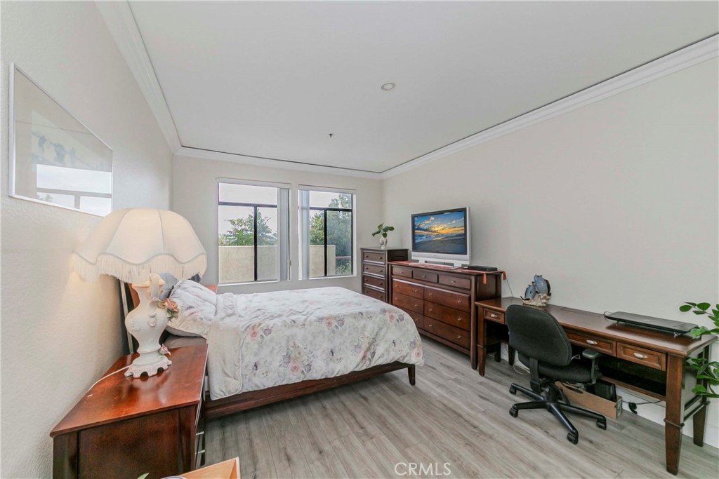 2567 Plaza Del Amo 109 Property Photo 12