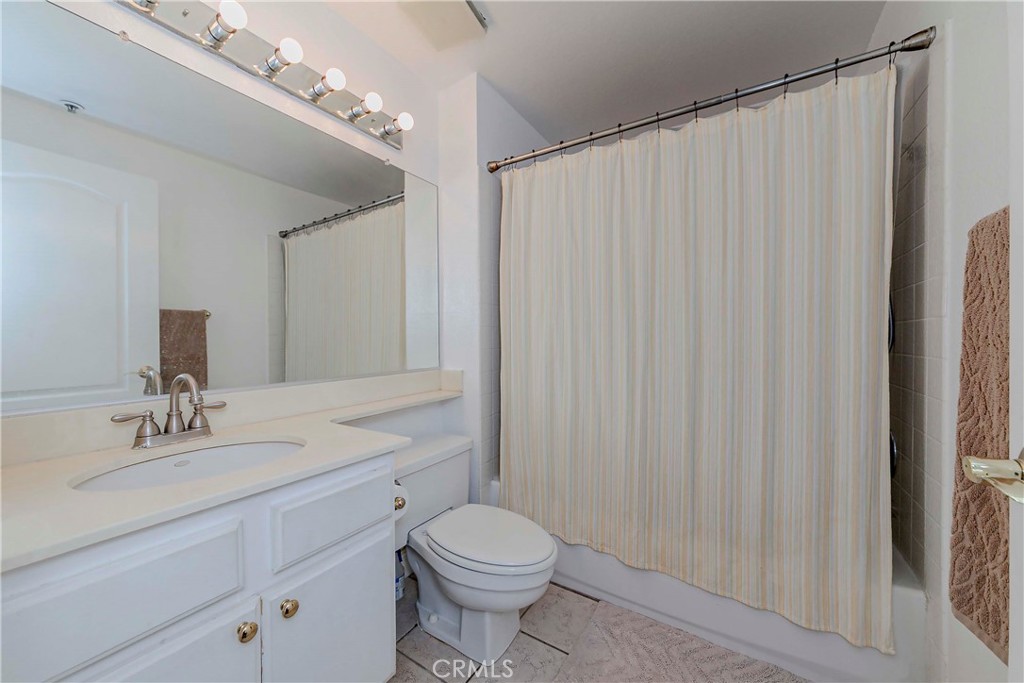 2567 Plaza Del Amo 109 Property Photo 21
