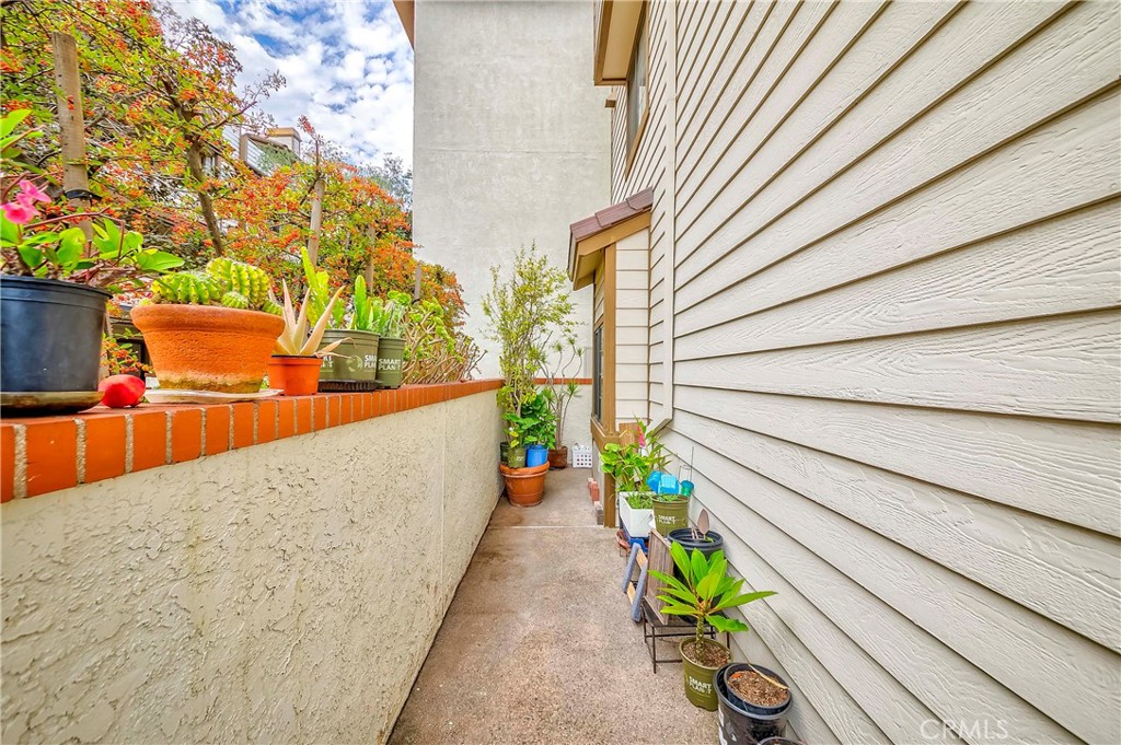 2567 Plaza Del Amo 109 Property Photo 28
