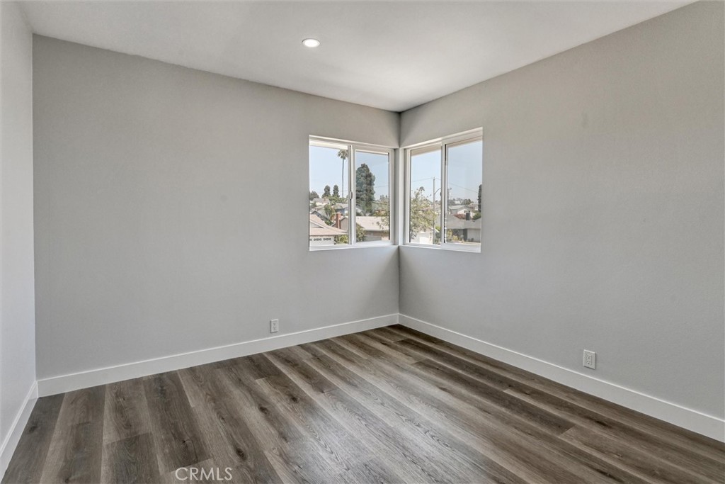 1606 E Fernrock Property Photo 23