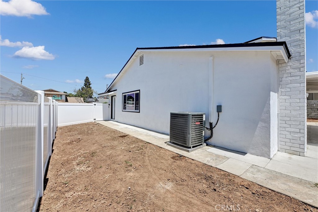 1606 E Fernrock Property Photo 30