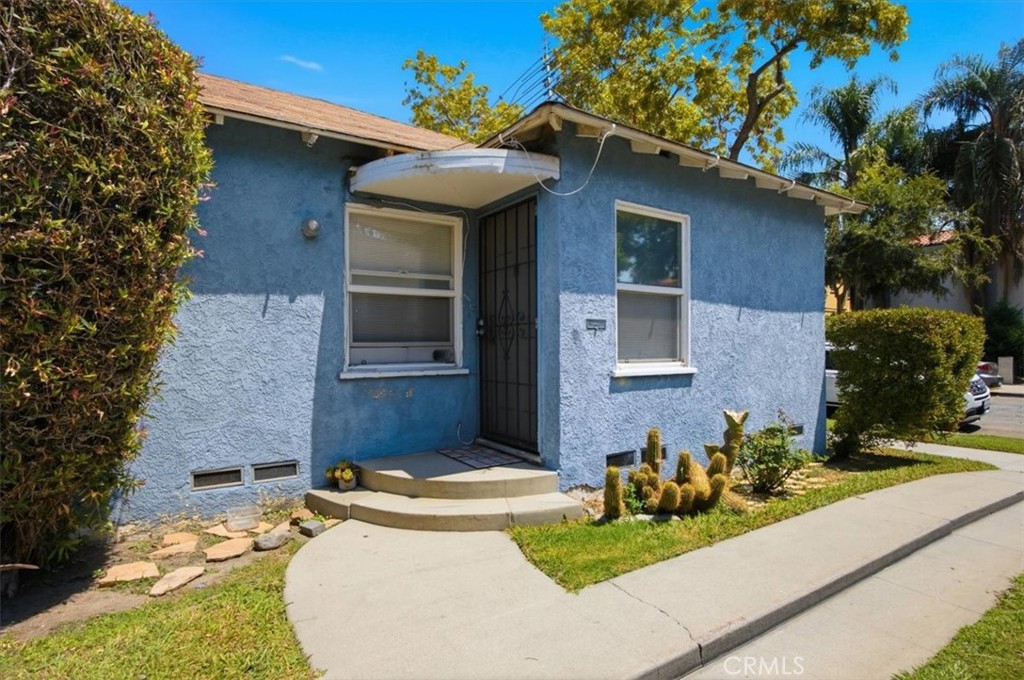 2441 Cedar Avenue Property Photo 2