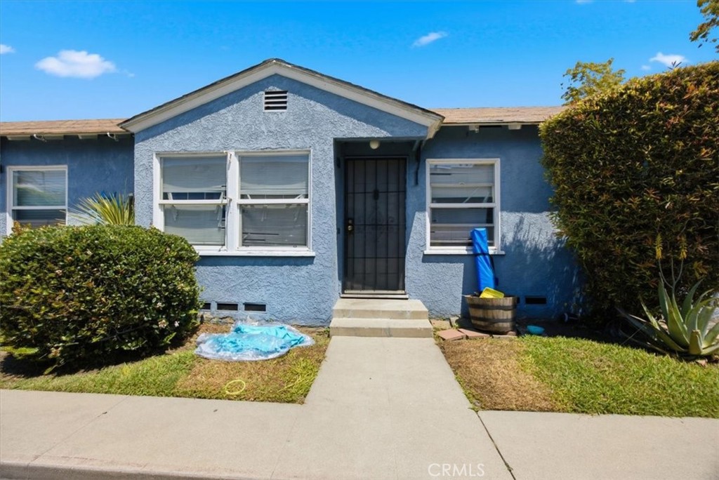 2441 Cedar Avenue Property Photo 3