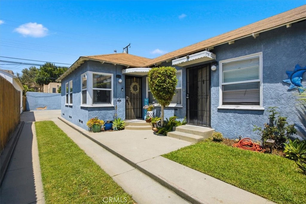 2441 Cedar Avenue Property Photo 4