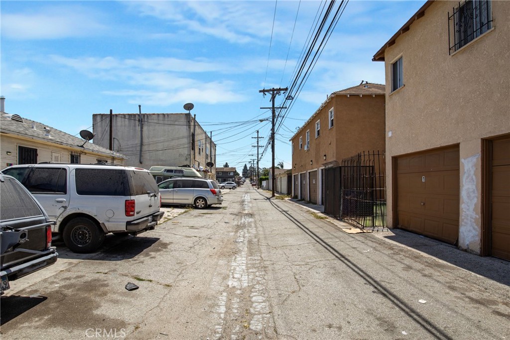 9309 S Western Avenue Property Photo 6