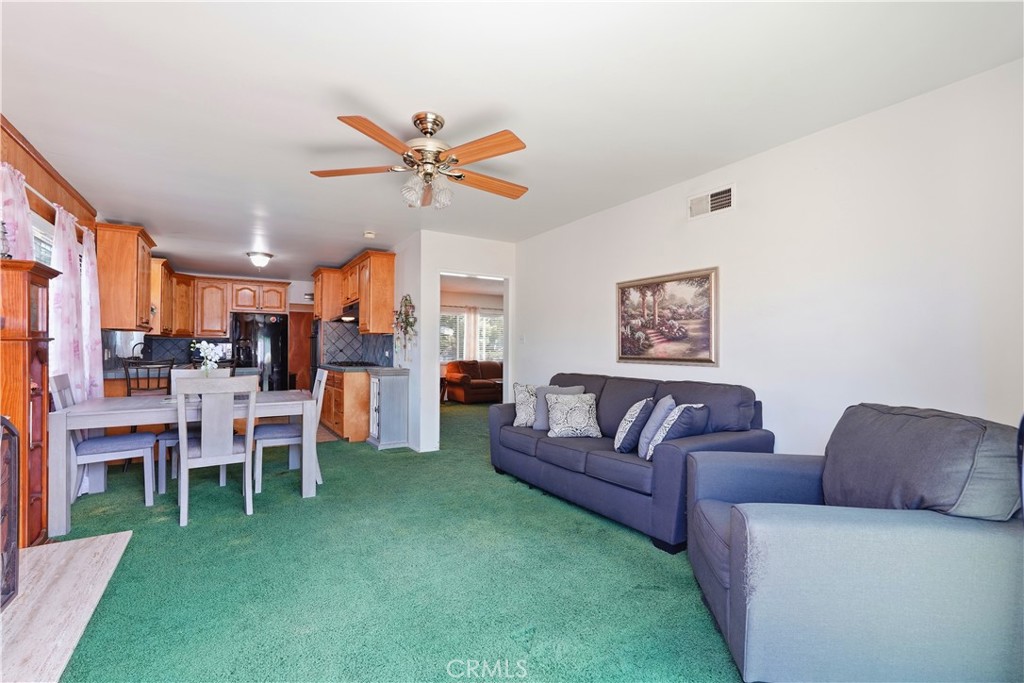 2402 Robinson Property Photo 12