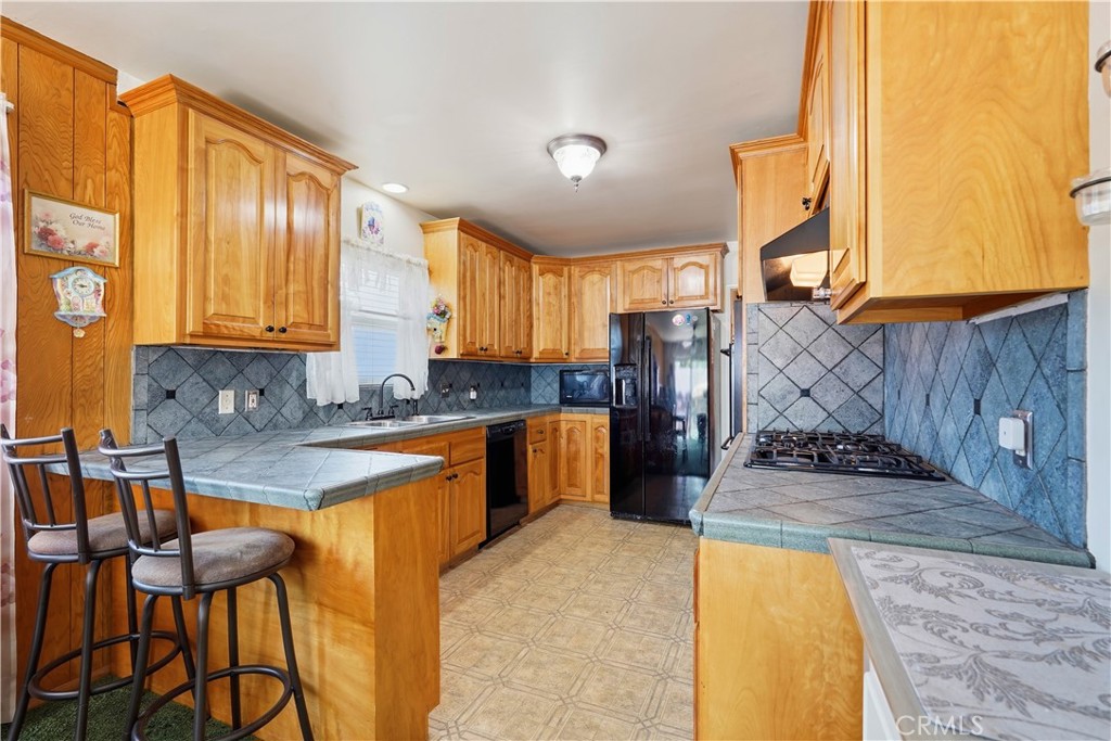 2402 Robinson Property Photo 15