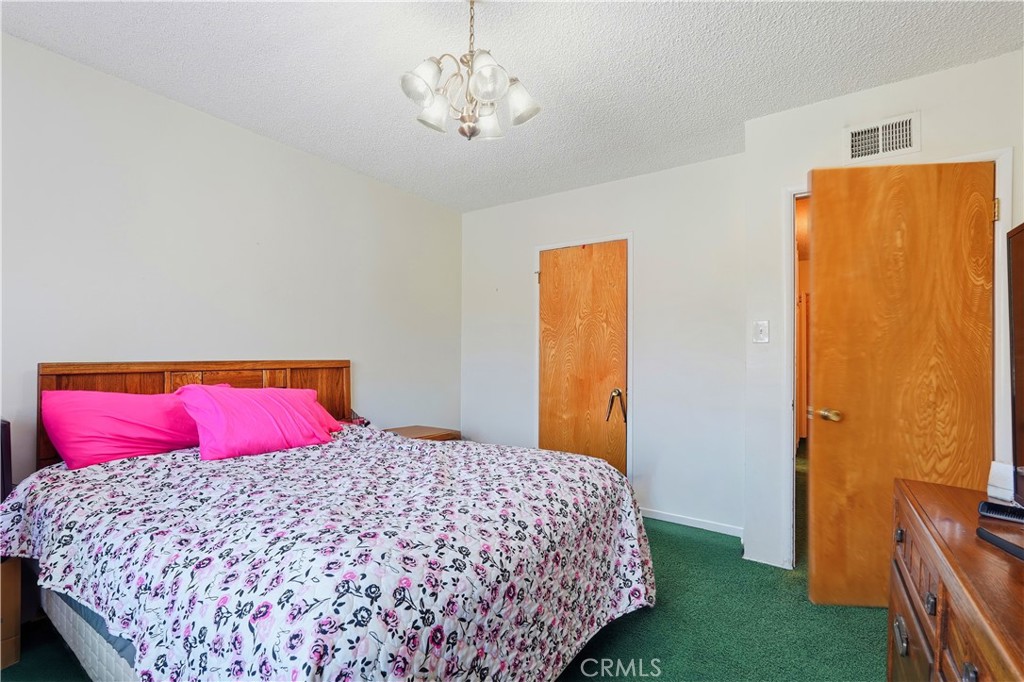 2402 Robinson Property Photo 18