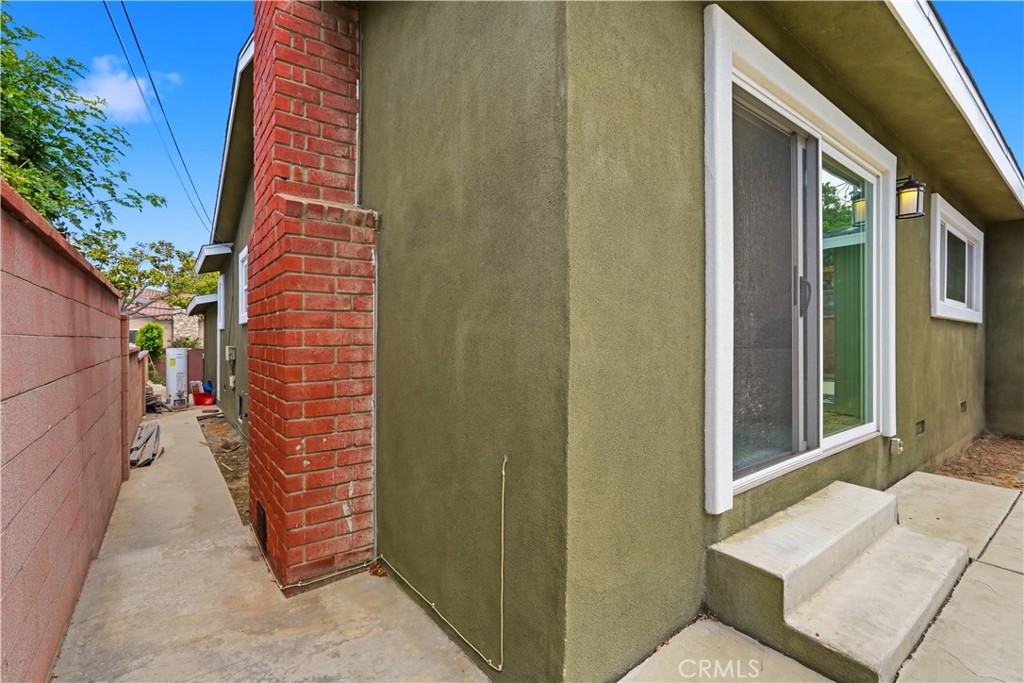 2402 Robinson Property Photo 27