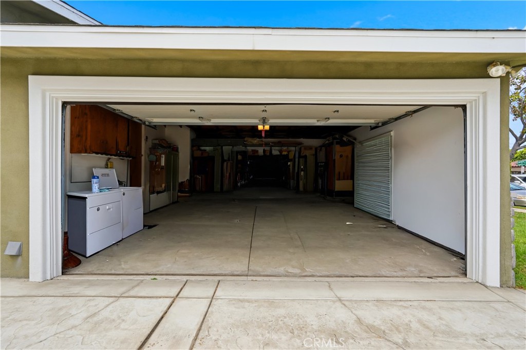 2402 Robinson Property Photo 32