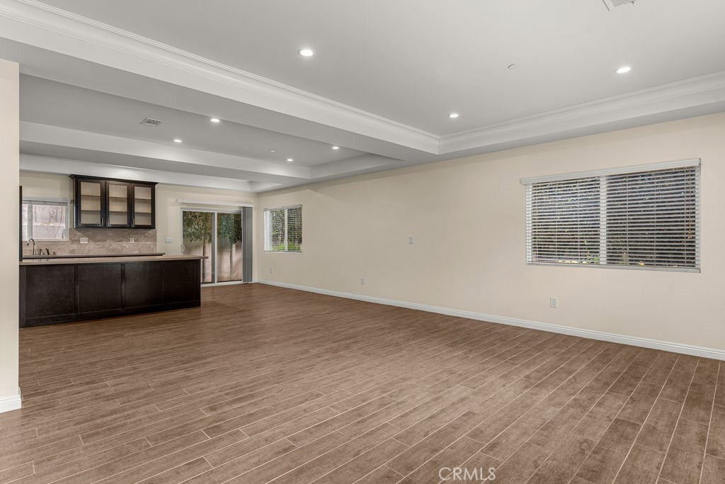24842 Frampton Avenue Property Photo 4