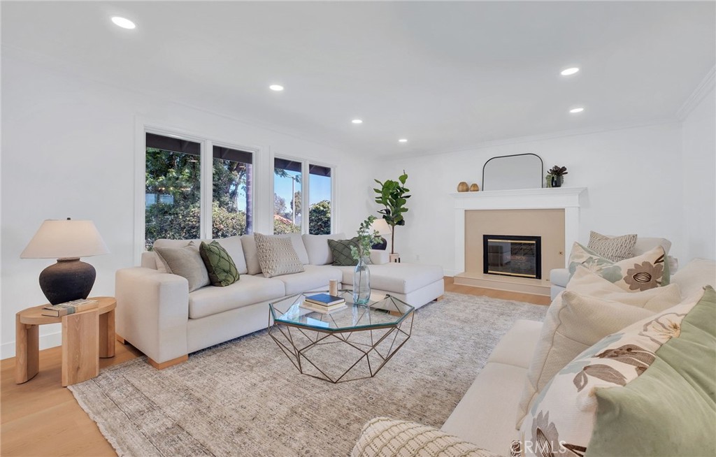 4962 Silver Arrow Property Photo 4