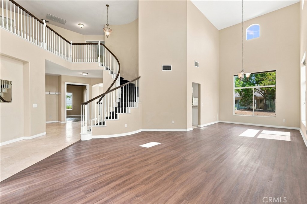 4108 Crestview Drive Property Photo 4