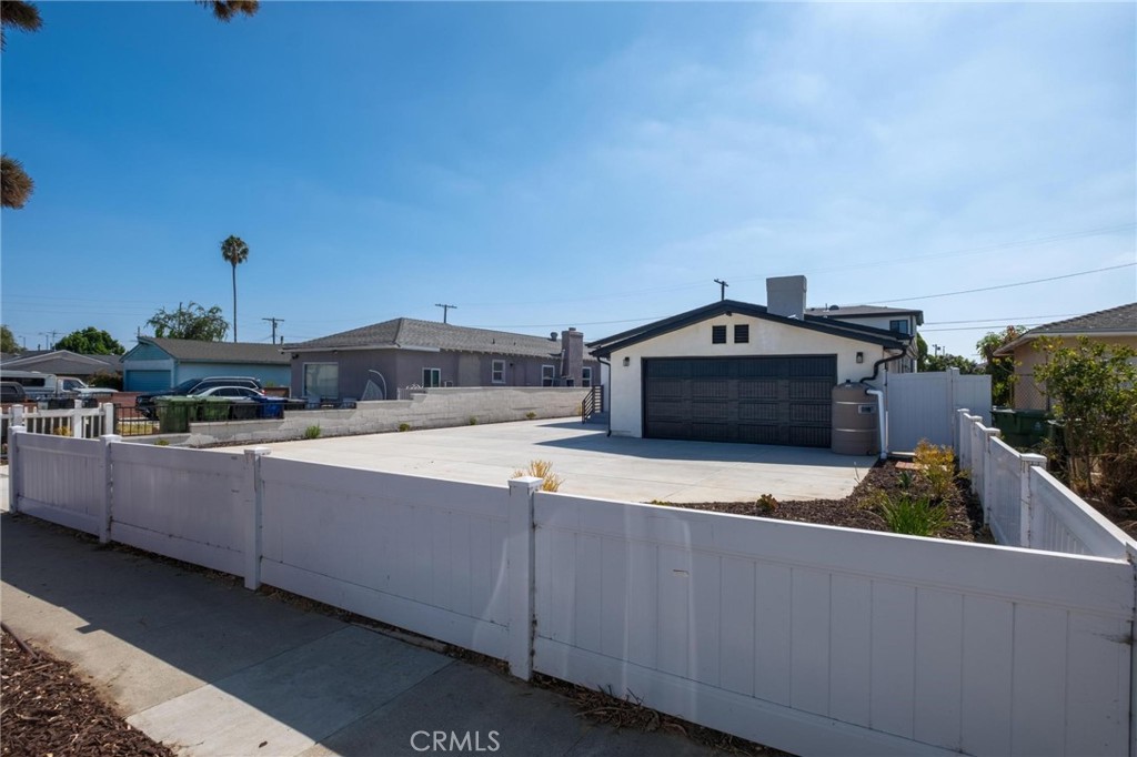 20840 Denker Avenue Property Photo 2