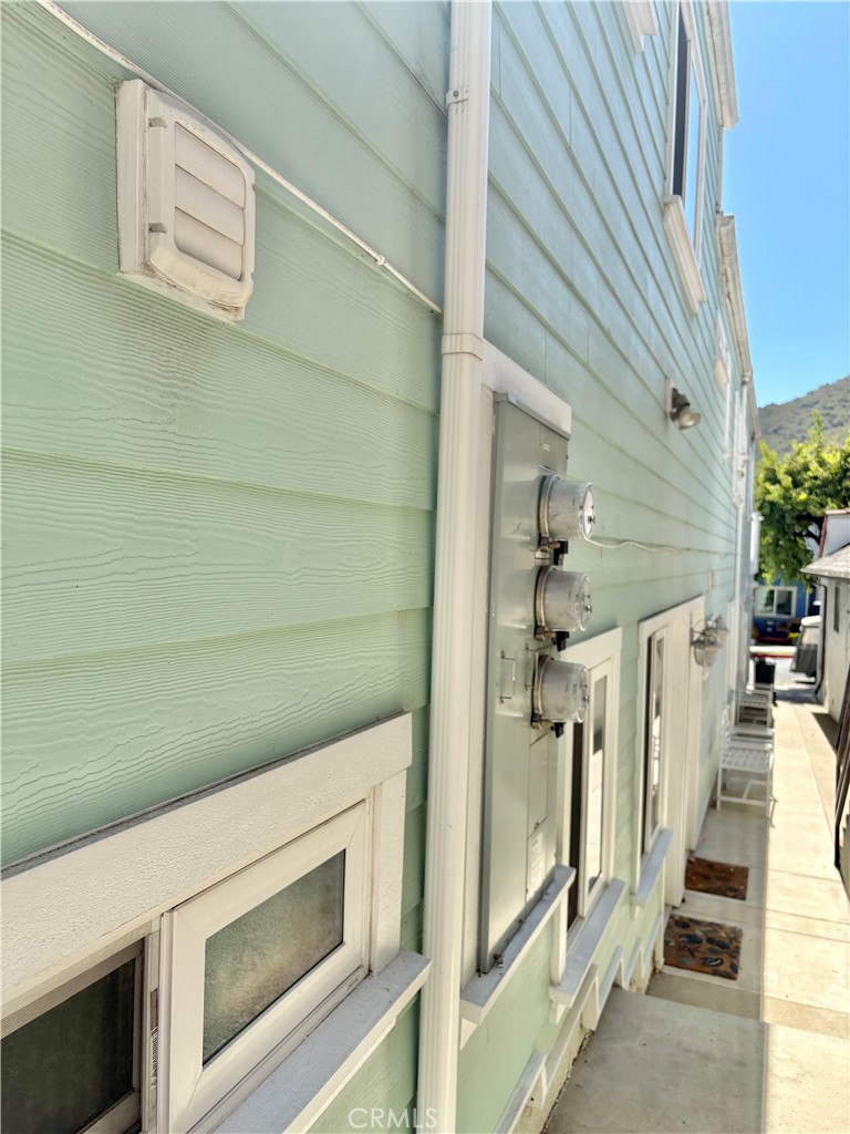 359 Sumner Property Photo 4