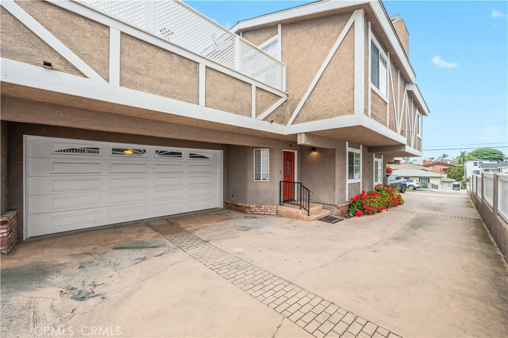 2110 Rockefeller Lane 2 Property Photo 3