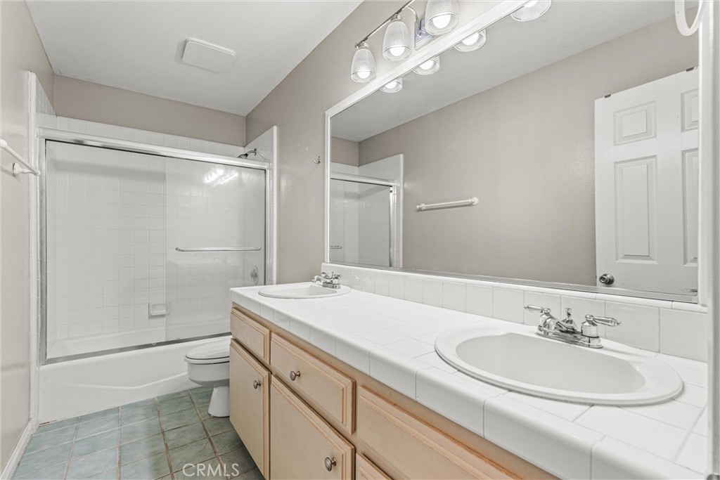 2110 Rockefeller Lane 2 Property Photo 11