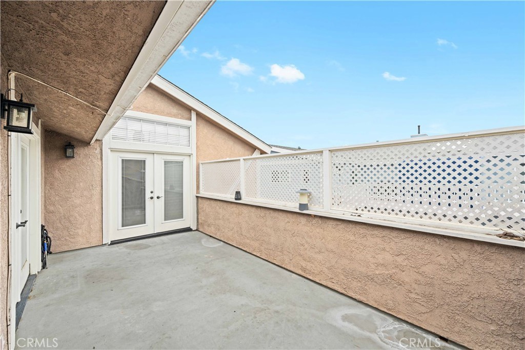 2110 Rockefeller Lane 2 Property Photo 30