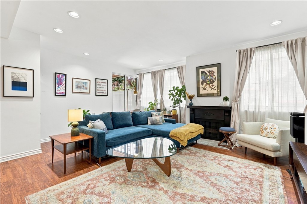 3315 Griffith Park Boulevard 109 Property Photo 2