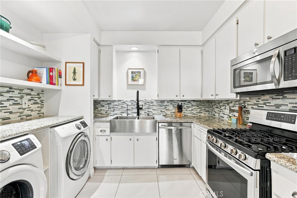 3315 Griffith Park Boulevard 109 Property Photo 18