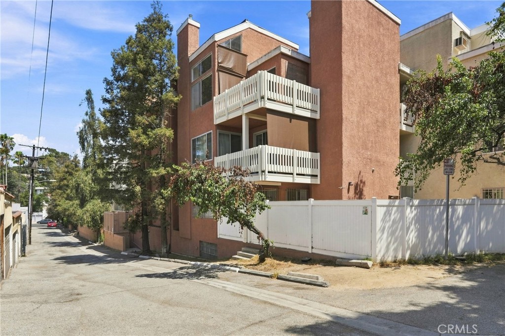 3315 Griffith Park Boulevard 109 Property Photo 23