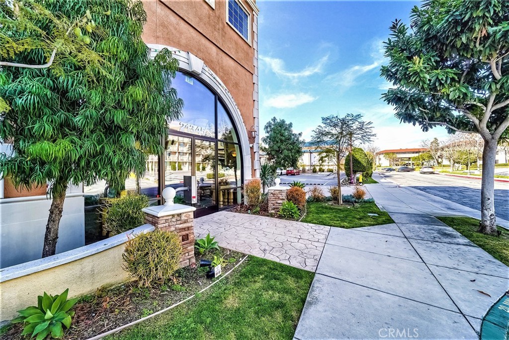 21345 Hawthorne 201 Property Photo 5