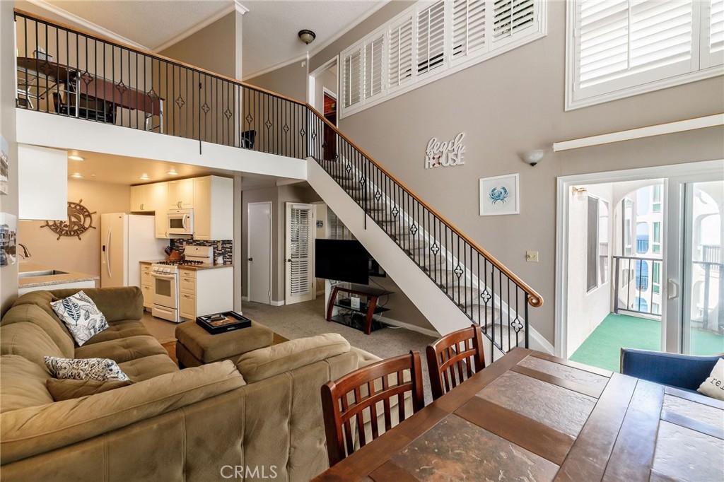 565 Esplanade 411 Property Photo 1