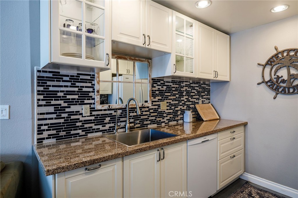 565 Esplanade 411 Property Photo 7
