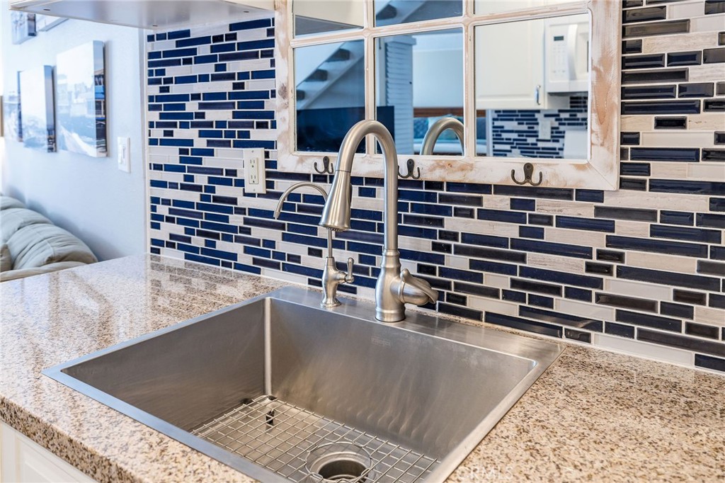 565 Esplanade 411 Property Photo 8
