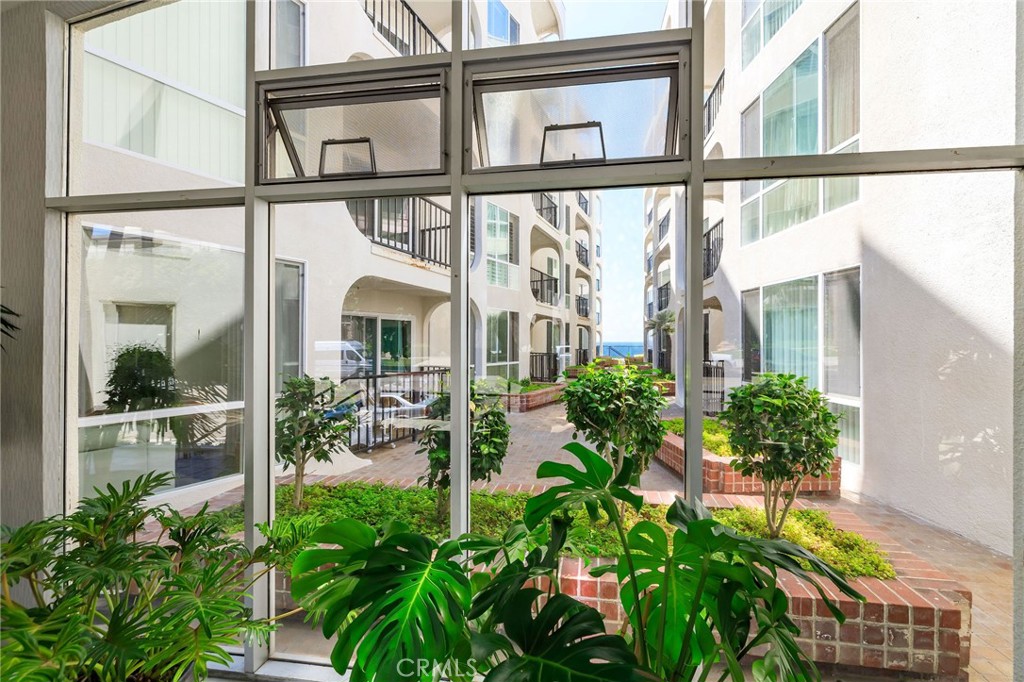 565 Esplanade 411 Property Photo 30