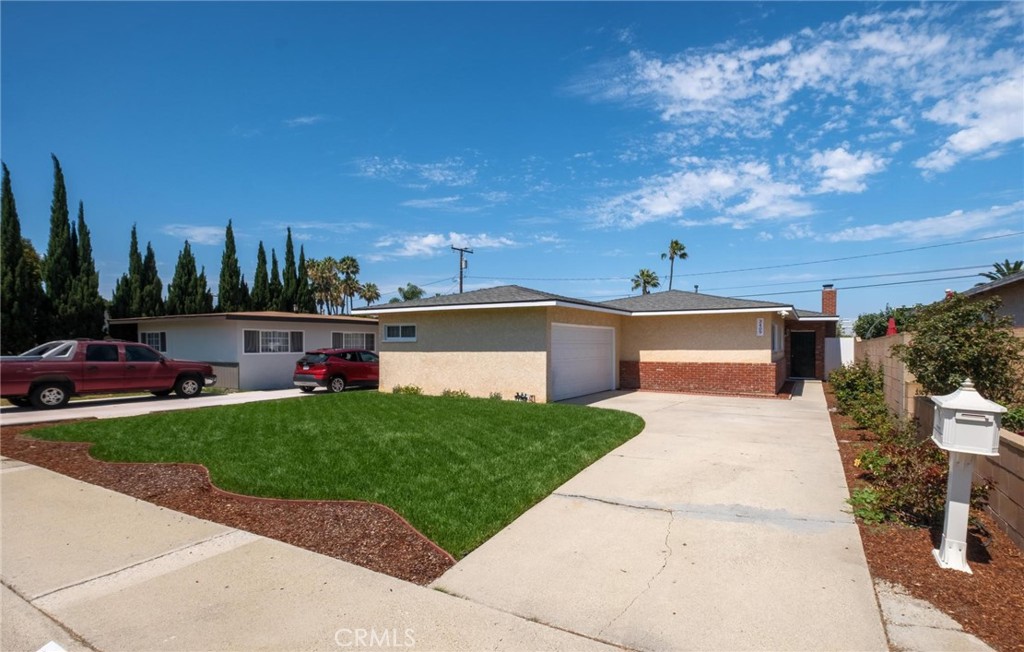 3409 Cricklewood Property Photo 1