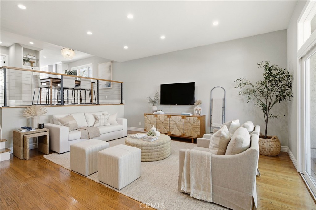 437 2nd Property Photo 3