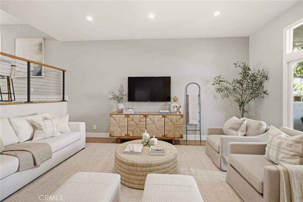 437 2nd Property Photo 4