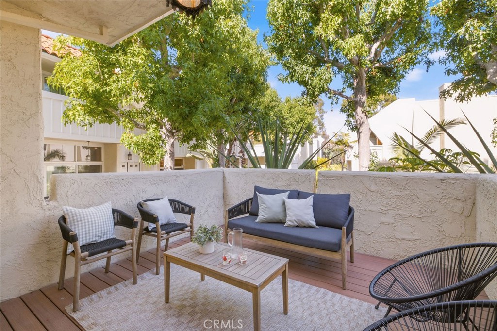 437 2nd Property Photo 8