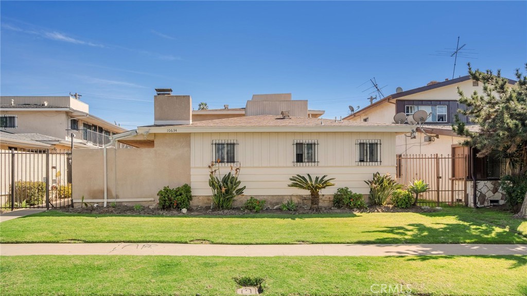 10636 Crenshaw Blvd Property Photo 2