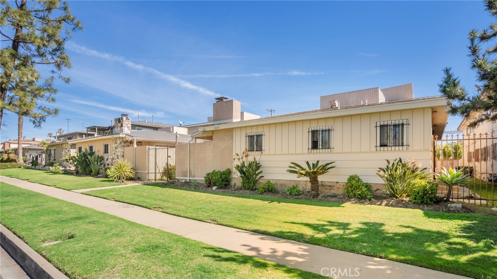 10636 Crenshaw Blvd Property Photo 3