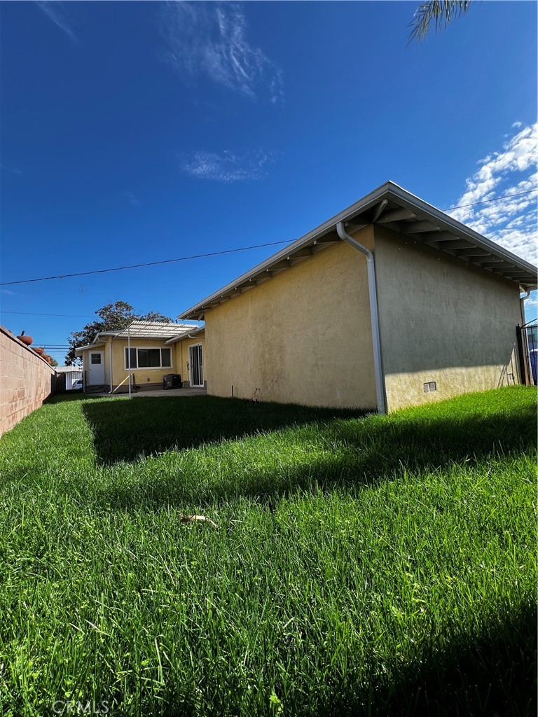 22443 Meyler Street Property Photo 12