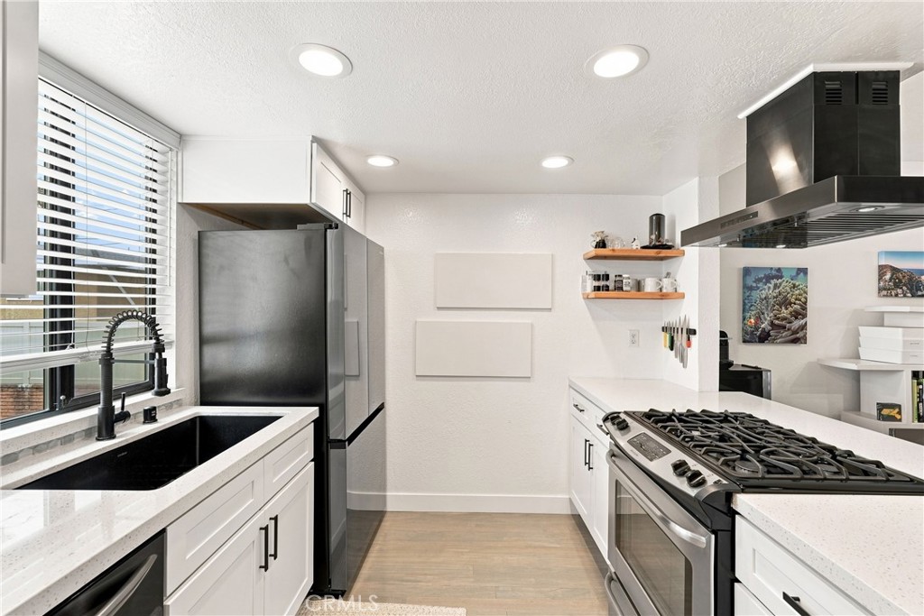 2609 Nelson Avenue F Property Photo 9