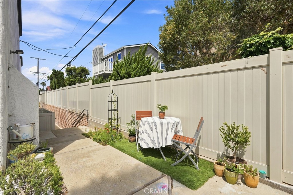 2609 Nelson Avenue F Property Photo 26