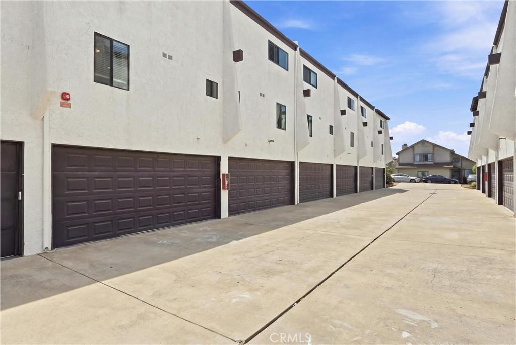 2609 Nelson Avenue F Property Photo 28