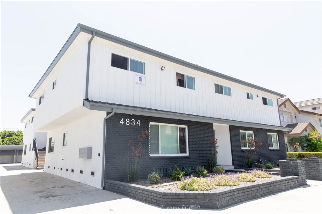 4834 W 118th Place Property Photo 1