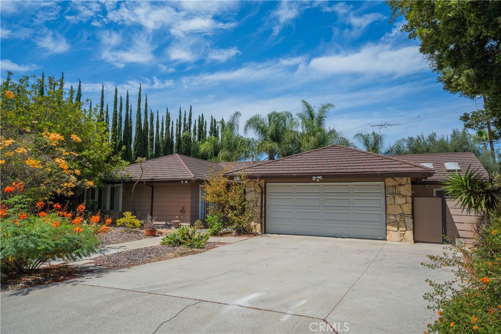 993 Verona Property Photo 3