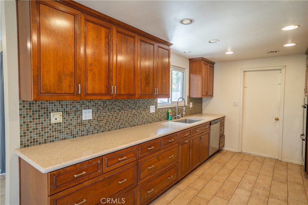 993 Verona Property Photo 12